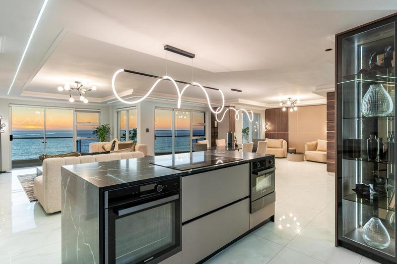 4 Bedroom Property for Sale in Bloubergstrand Western Cape